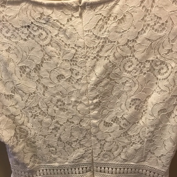 White lace dress - Picture 5 of 5